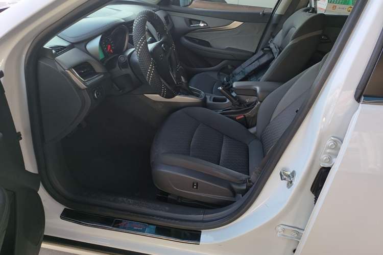 Used Chevrolet Malibu 2017 1.5T Automatic Comfort Edition Left Front Seat