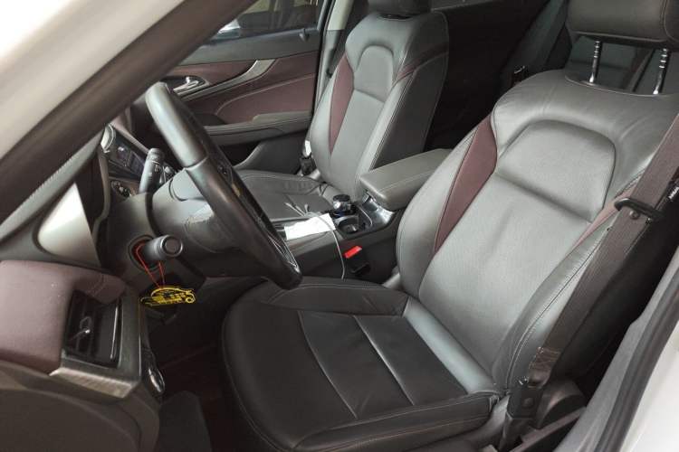 Used Chevrolet Malibu 2017 1.5T Automatic Luxury Edition Left Front Seat