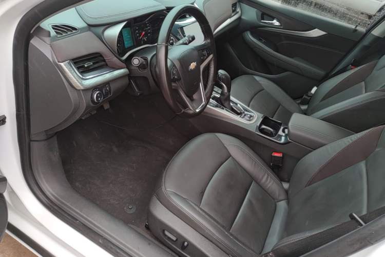 Used Chevrolet Malibu 2017 1.5T Automatic Luxury Edition Left Front Seat