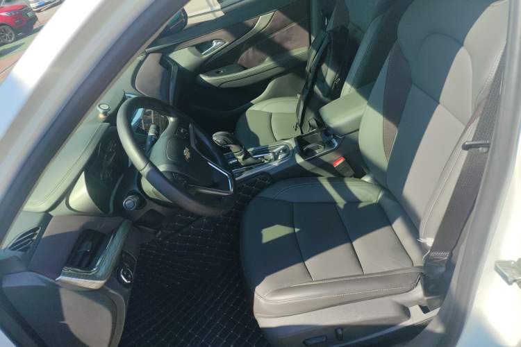 Used Chevrolet Malibu 2017 1.5T Automatic Luxury Edition Left Front Seat