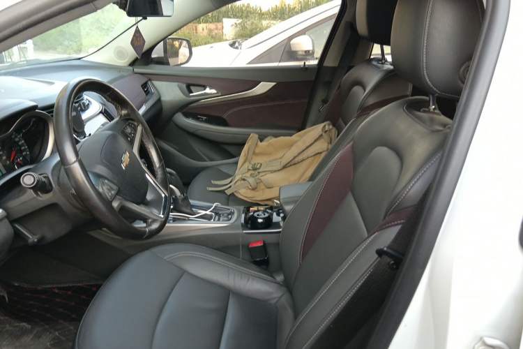 Used Chevrolet Malibu 2017 1.5T Automatic Luxury Edition Left Front Seat