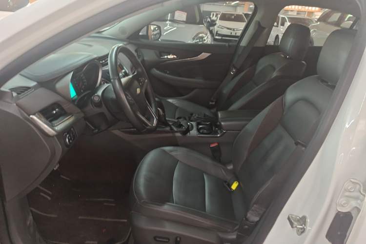 Used Chevrolet Malibu 2017 1.5T Automatic Luxury Edition Left Front Seat