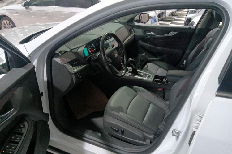Used Chevrolet Malibu 2017 1.5T Automatic Luxury Edition Left Front Seat