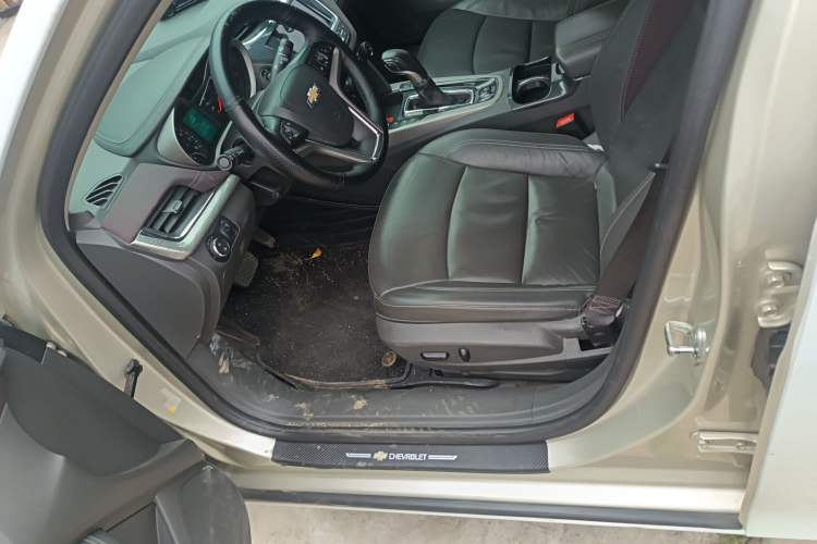 Used Chevrolet Malibu 2017 1.5T Automatic Luxury Edition Left Front Seat