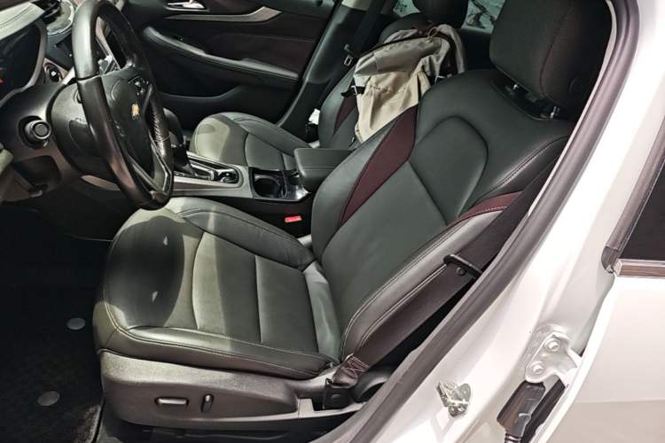 Used Chevrolet Malibu 2017 1.5T Automatic Luxury Edition Left Front Seat