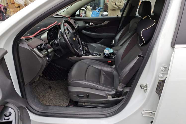 Used Chevrolet Malibu 2017 1.5T Automatic Luxury Edition Left Front Seat