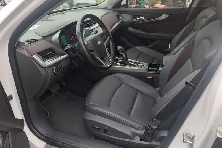 Used Chevrolet Malibu 2017 1.5T Automatic Luxury Edition Left Front Seat