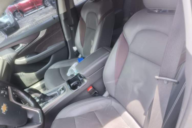 Used Chevrolet Malibu 2017 1.5T Automatic Luxury Edition Left Front Seat