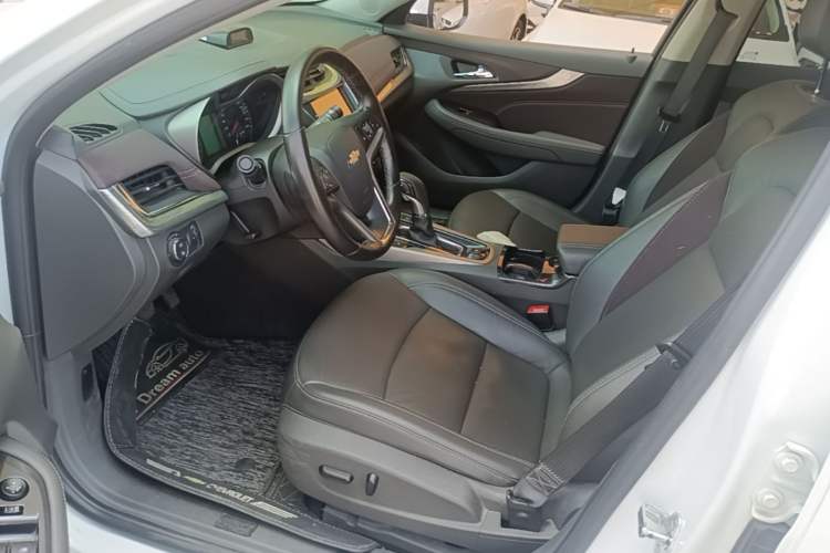 Used Chevrolet Malibu 2017 1.5T Automatic Luxury Edition Left Front Seat