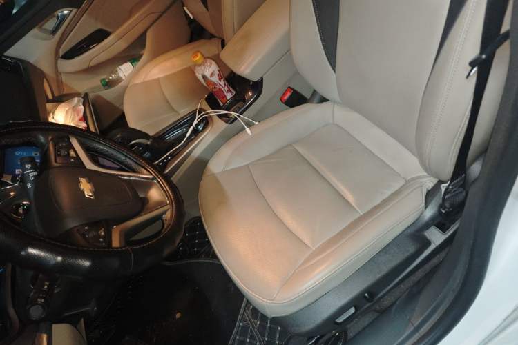 Used Chevrolet Malibu 2017 1.5T Automatic Luxury Edition Left Front Seat