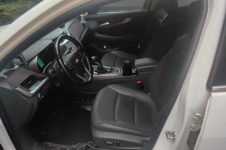Used Chevrolet Malibu 2017 1.5T Automatic Luxury Edition Left Front Seat