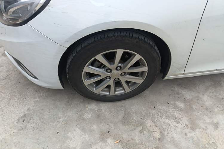 Used Chevrolet Malibu 2017 1.5T Automatic Luxury Edition Left Front Wheel Hub