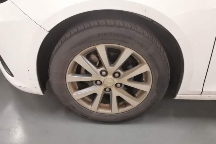 Used Chevrolet Malibu 2017 1.5T Automatic Luxury Edition Left Front Wheel Hub