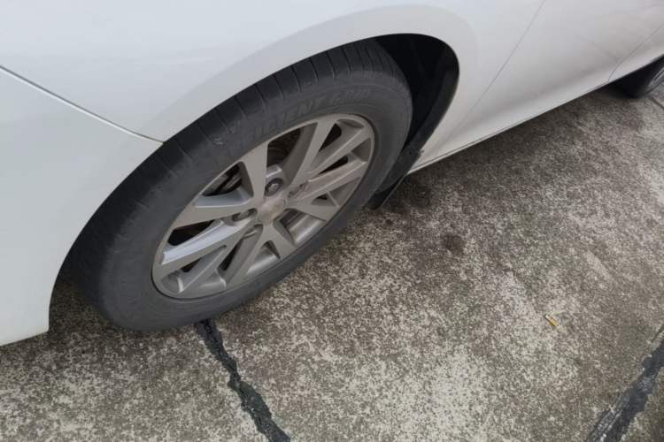 Used Chevrolet Malibu 2017 1.5T Automatic Luxury Edition Left Front Wheel Hub