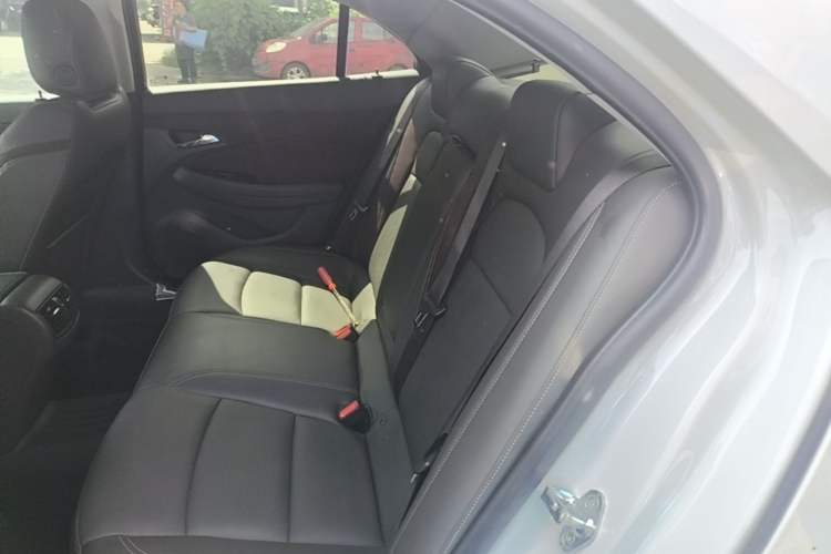 Used Chevrolet Malibu 2017 1.5T Automatic Luxury Edition Left Rear Seat