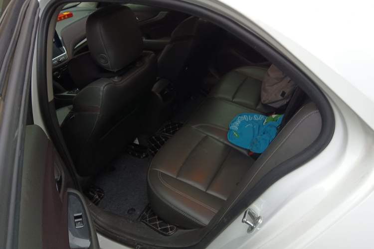 Used Chevrolet Malibu 2017 1.5T Automatic Luxury Edition Left Rear Seat