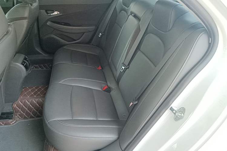 Used Chevrolet Malibu 2017 1.5T Automatic Luxury Edition Left Rear Seat