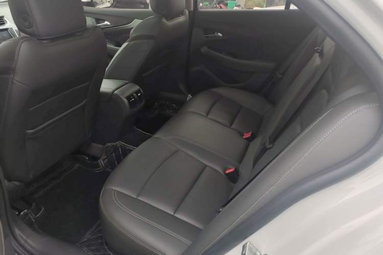Used Chevrolet Malibu 2017 1.5T Automatic Luxury Edition Left Rear Seat