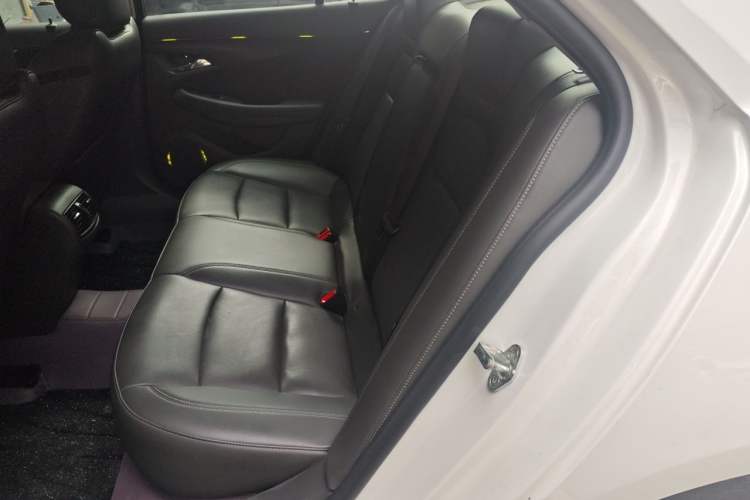 Used Chevrolet Malibu 2017 1.5T Automatic Luxury Edition Left Rear Seat