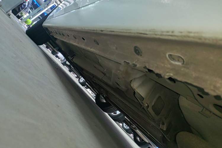 Used Chevrolet Malibu 2017 1.5T Automatic Luxury Edition Left Side Sill