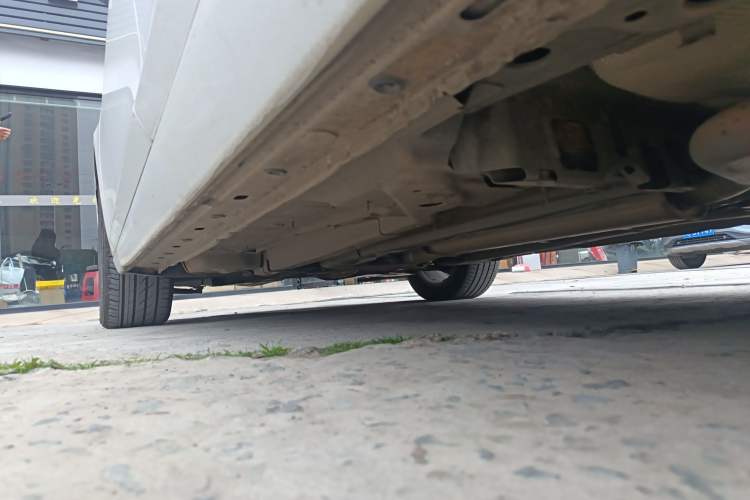Used Chevrolet Malibu 2017 1.5T Automatic Luxury Edition Left Side Sill