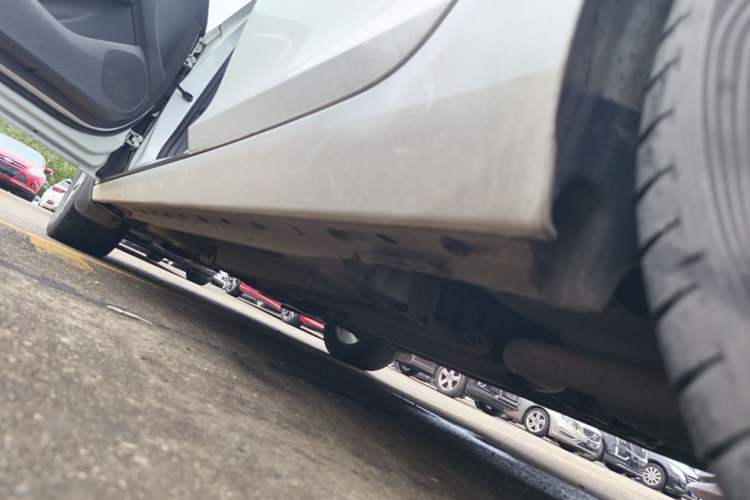 Used Chevrolet Malibu 2017 1.5T Automatic Luxury Edition Left Side Sill