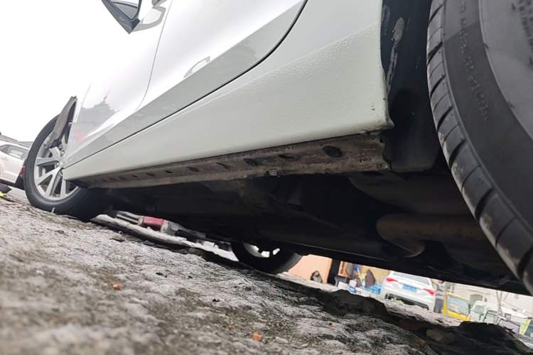 Used Chevrolet Malibu 2017 1.5T Automatic Luxury Edition Left Side Sill
