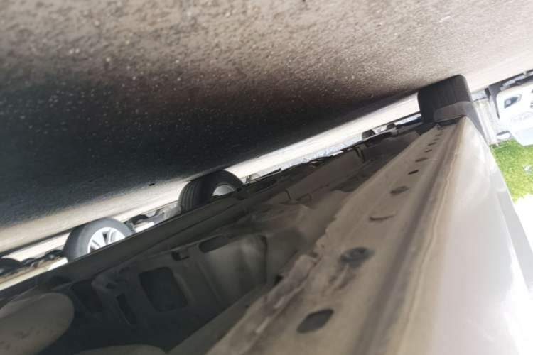 Used Chevrolet Malibu 2017 1.5T Automatic Luxury Edition Left Side Sill