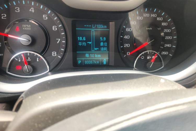 Used Chevrolet Malibu 2017 1.5T Automatic Luxury Edition Odometer Close Up
