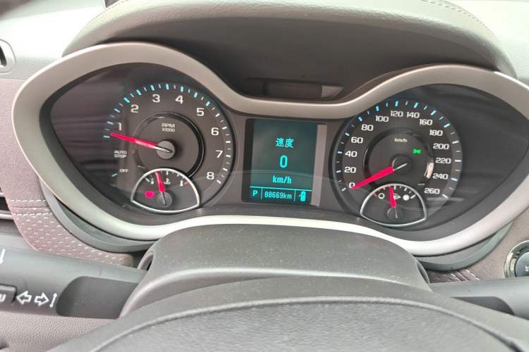 Used Chevrolet Malibu 2017 1.5T Automatic Luxury Edition Odometer Close Up