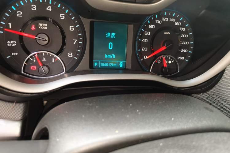 Used Chevrolet Malibu 2017 1.5T Automatic Comfort Edition Odometer Close Up