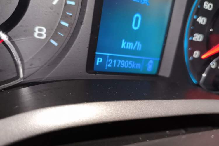 Used Chevrolet Malibu 2017 1.5T Automatic Luxury Edition Odometer Close Up