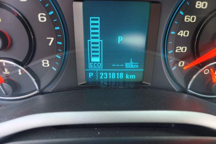Used Chevrolet Malibu 2017 1.5T Automatic Luxury Edition Odometer Close Up
