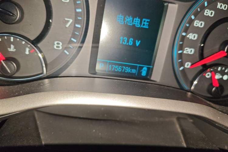 Used Chevrolet Malibu 2017 1.5T Automatic Luxury Edition Odometer Close Up