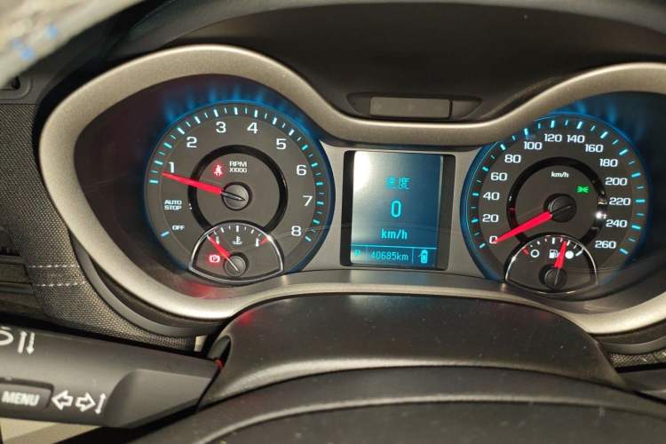 Used Chevrolet Malibu 2017 1.5T Automatic Luxury Edition Odometer Close Up