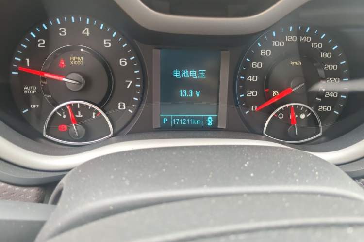 Used Chevrolet Malibu 2017 1.5T Automatic Luxury Edition Odometer Close Up
