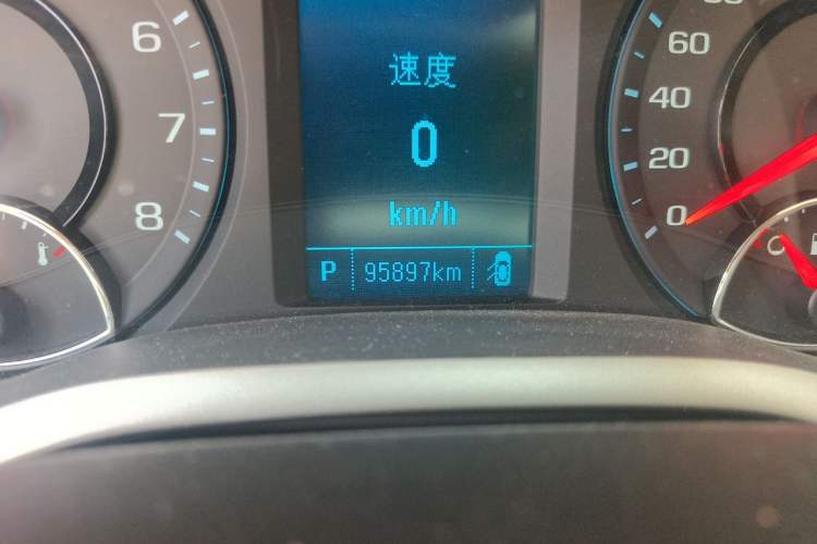 Used Chevrolet Malibu 2017 1.5T Automatic Luxury Edition Odometer Close Up