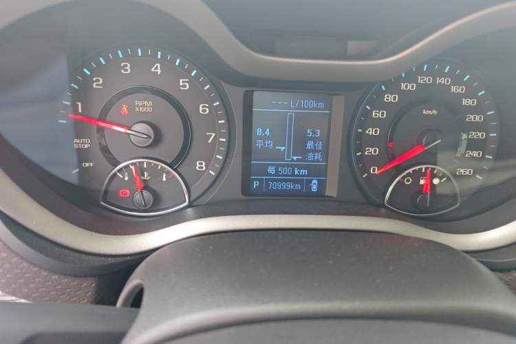 Used Chevrolet Malibu 2017 1.5T Automatic Luxury Edition Odometer Close Up