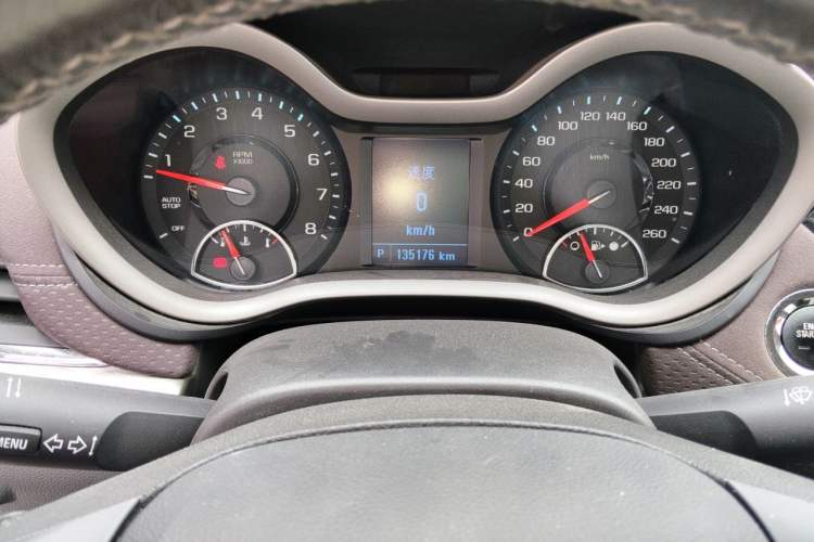 Used Chevrolet Malibu 2017 1.5T Automatic Luxury Edition Odometer Close Up