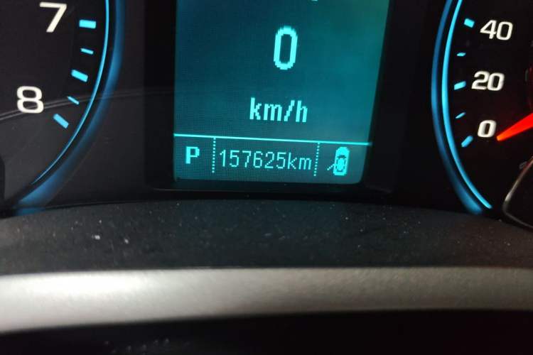 Used Chevrolet Malibu 2017 1.5T Automatic Luxury Edition Odometer Close Up