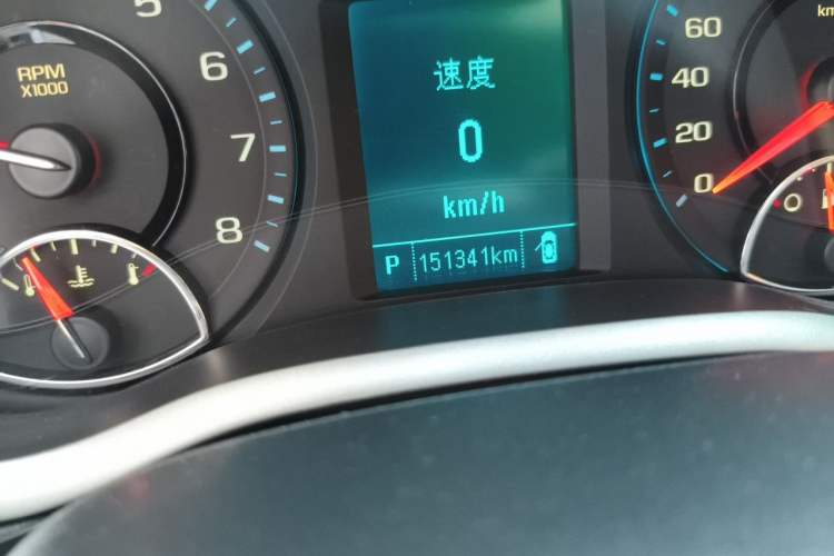 Used Chevrolet Malibu 2017 1.5T Automatic Luxury Edition Odometer Close Up