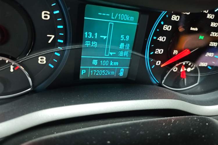 Used Chevrolet Malibu 2017 1.5T Automatic Luxury Edition Odometer Close Up