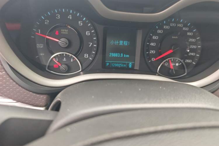 Used Chevrolet Malibu 2017 1.5T Automatic Luxury Edition Odometer Close Up