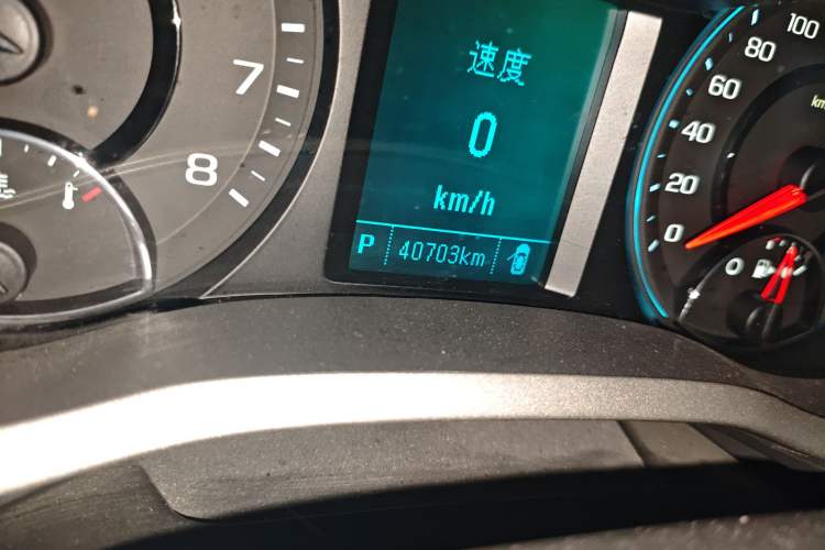 Used Chevrolet Malibu 2017 1.5T Automatic Luxury Edition Odometer Close Up