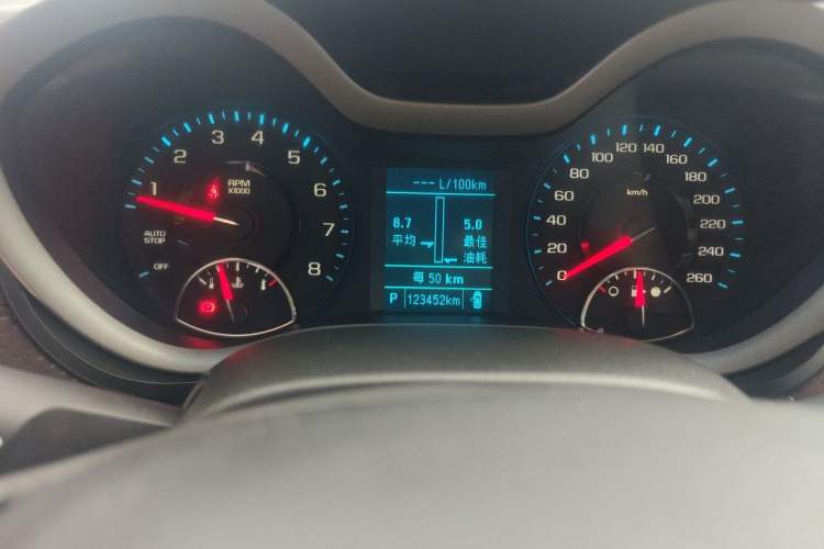 Used Chevrolet Malibu 2017 1.5T Automatic Luxury Edition Odometer Close Up