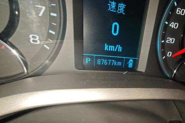 Used Chevrolet Malibu 2017 1.5T Automatic Luxury Edition Odometer Close Up