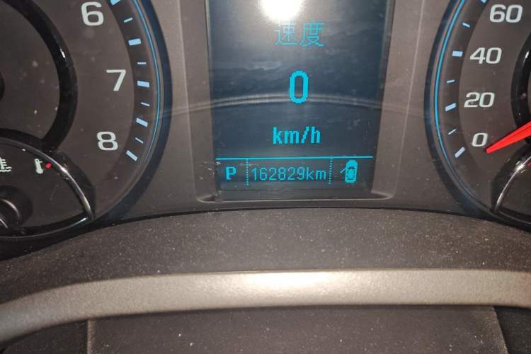 Used Chevrolet Malibu 2017 1.5T Automatic Luxury Edition Odometer Close Up