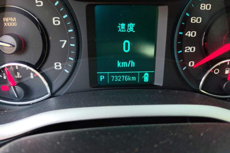 Used Chevrolet Malibu 2017 1.5T Automatic Luxury Edition Odometer Close Up