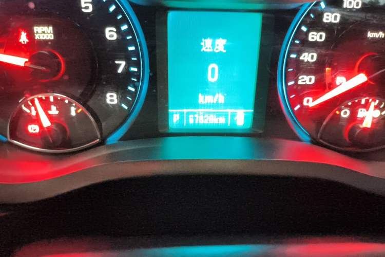 Used Chevrolet Malibu 2017 1.5T Automatic Luxury Edition Odometer Close Up