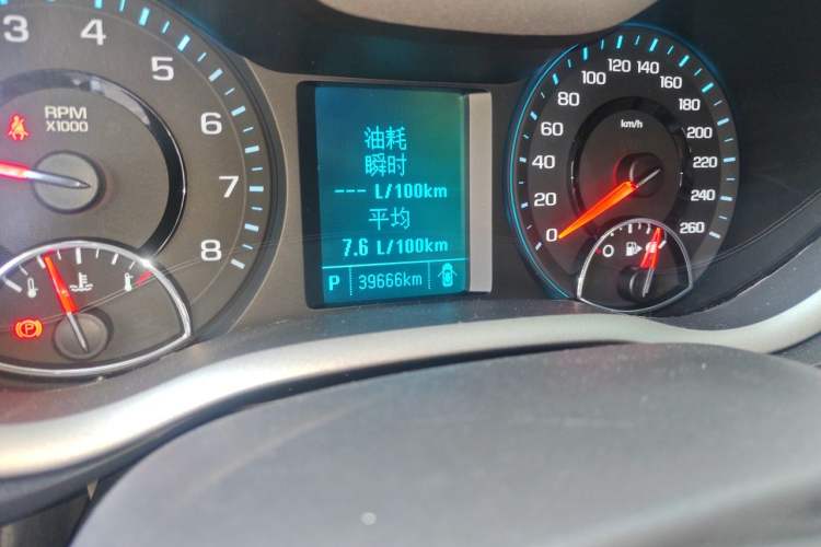 Used Chevrolet Malibu 2017 1.5T Automatic Luxury Edition Odometer Close Up